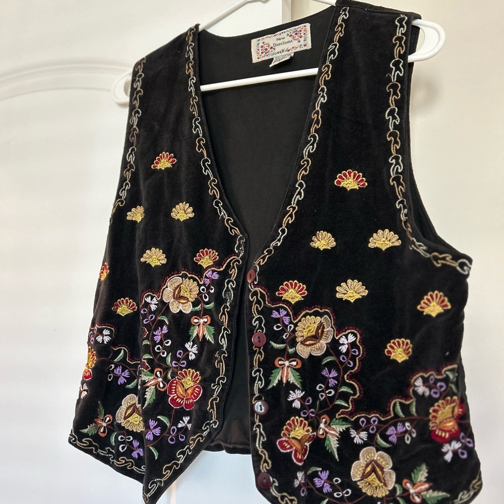 100% cotton New Directions Black Cotton Top with Floral Accents